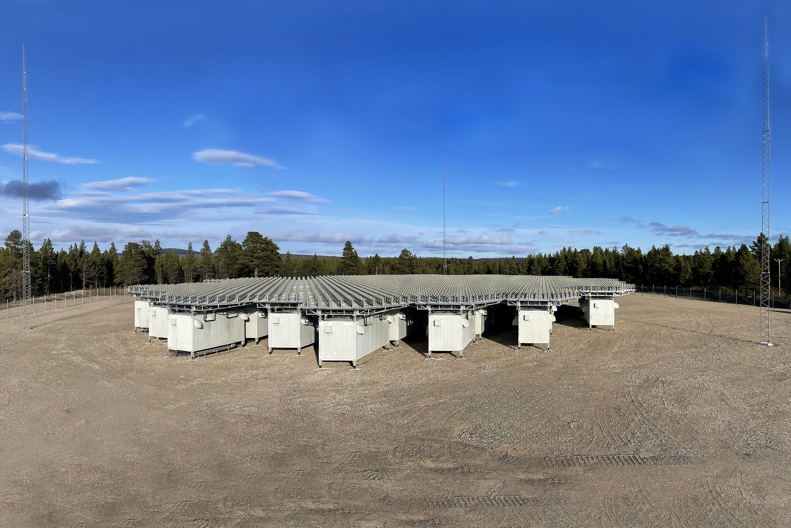 EISCAT_3D Karesuvanto with blue sky.